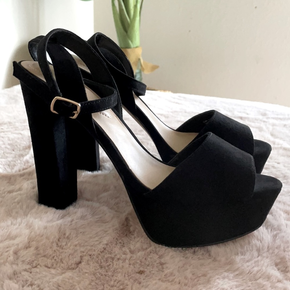 Aldo Platform suede Heels
